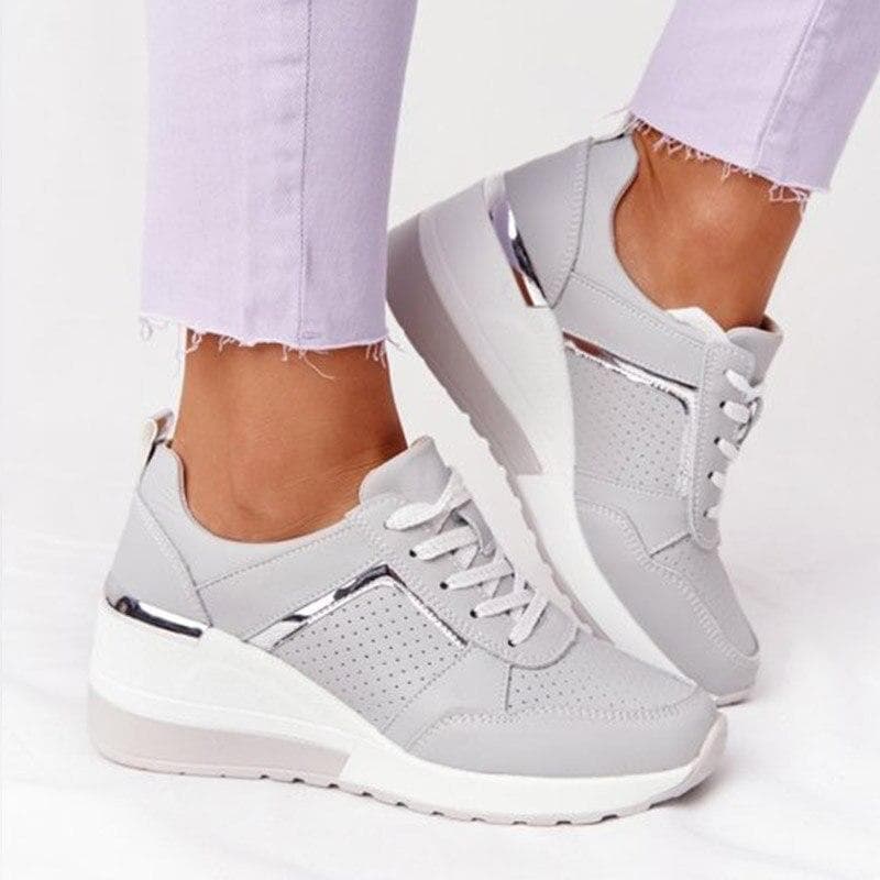 Chic Women's Sneakers with Comfort Fit